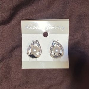Women’s earrings! Never worn